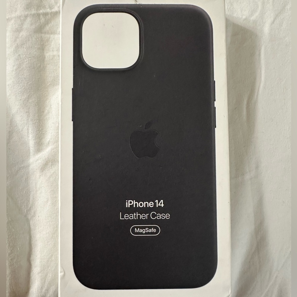 Apple iPhone 14 Leather Case with MagSafe - Black - New / Unused